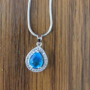 Blue crystal silver pendant necklace
